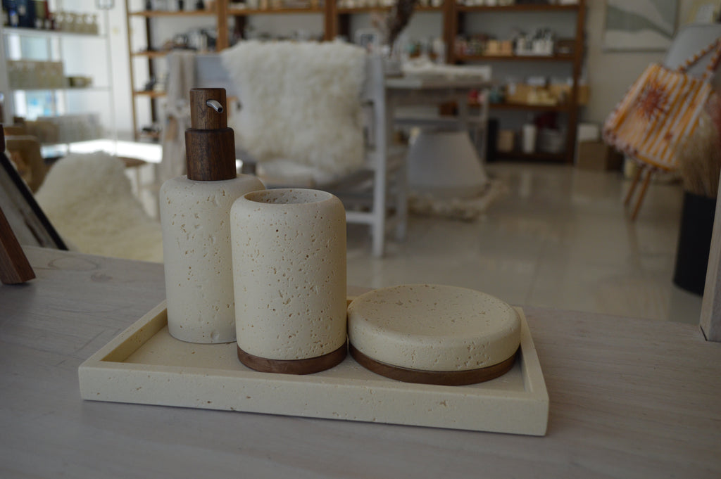 KIT BANDEJA, DISPENSER Y PORTA CEPILLO TRAVERTINO BEIGE