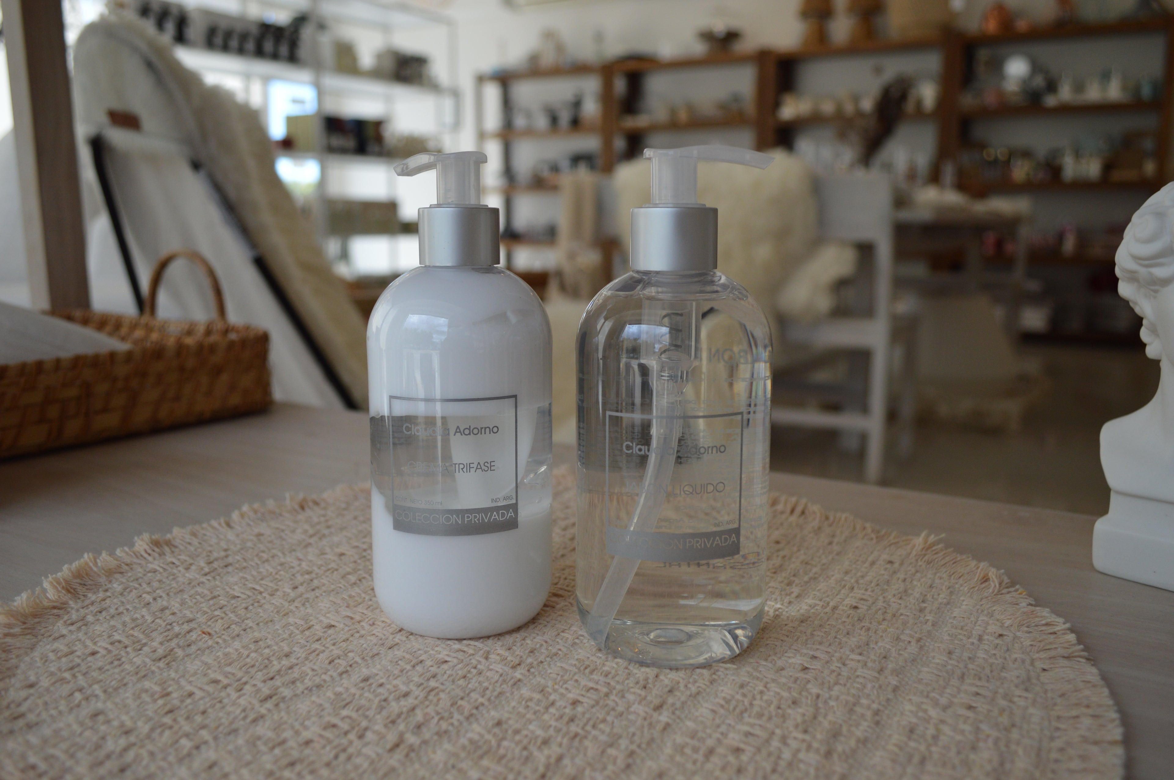 KIT JABON LIQUIDO Y CREMA TRIFASE TILO/SANTAL
